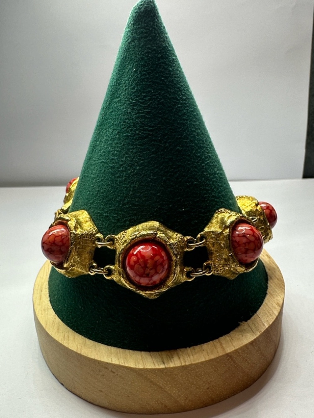 Vintage Czech Glass Bracelet For Repair with Red Marbled Glass Cabochons - Picture 14 of 15